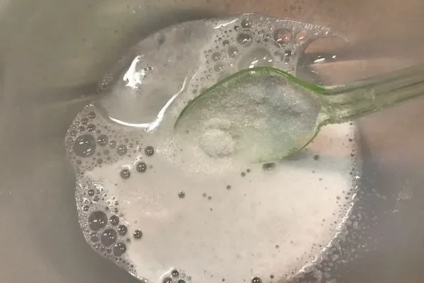 クレンザーを作る容器/スプーン/重曹/中性洗剤/クエン酸/水