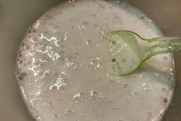 クレンザーを作る容器/スプーン/重曹/中性洗剤/クエン酸/水