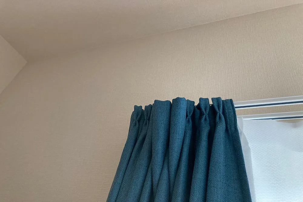 クロス/カーテン