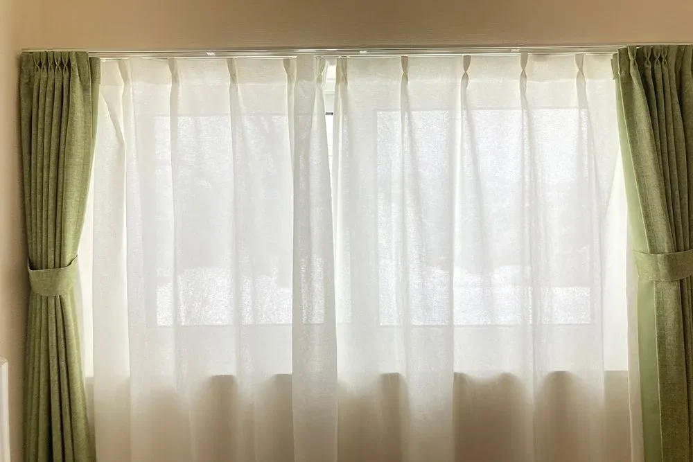 窓用エアコン取り付け