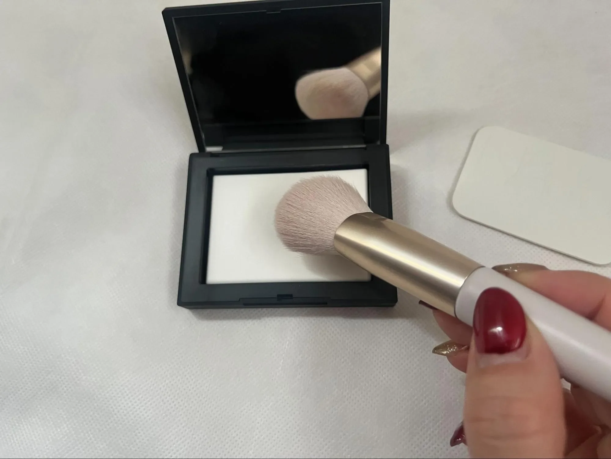 プレストパウダーの使い方