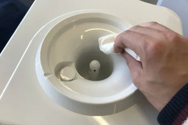 ウォーターサーバー/連結部分/掃除/キッチンペーパー