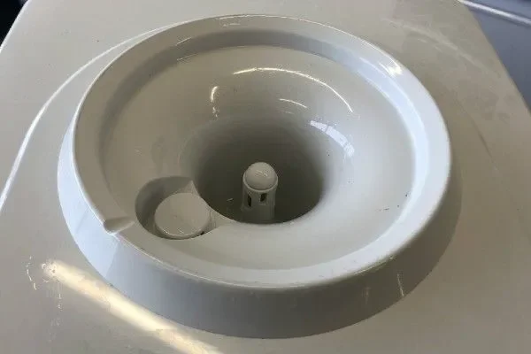 ウォーターサーバー/連結部分/掃除