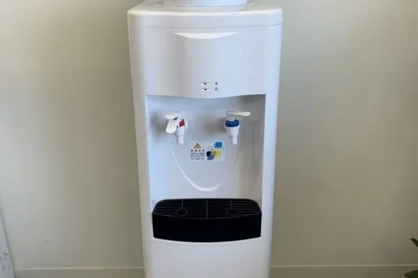 ウォーターサーバー/前面/掃除