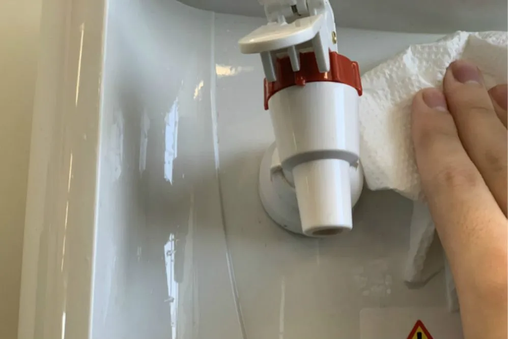 ウォーターサーバー/蛇口/掃除/キッチンペーパー