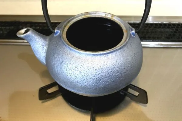 鉄瓶の湯垢づくり