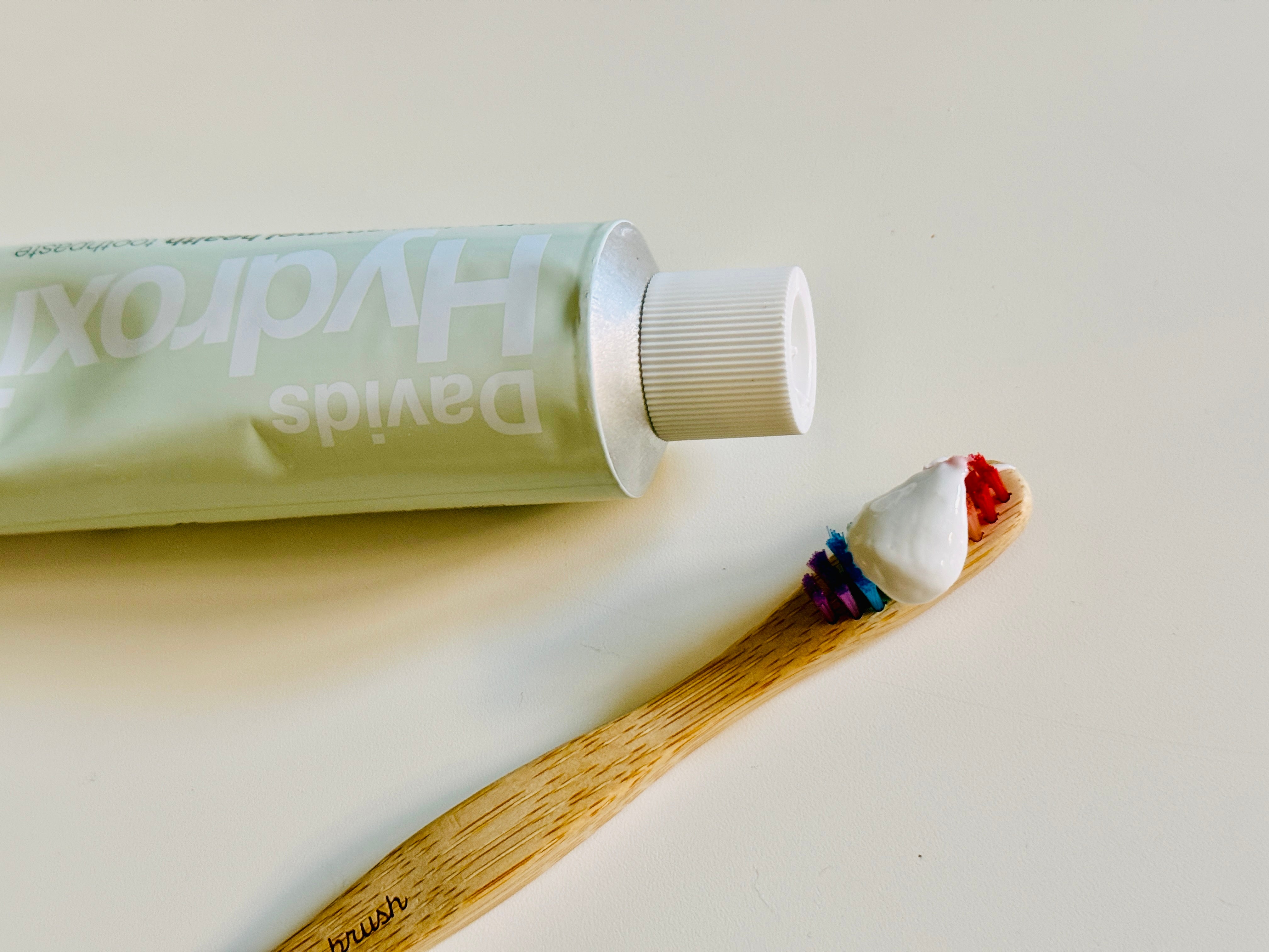 David’sのマイルドミント歯磨き粉 とThe Humble Co.の歯ブラシ