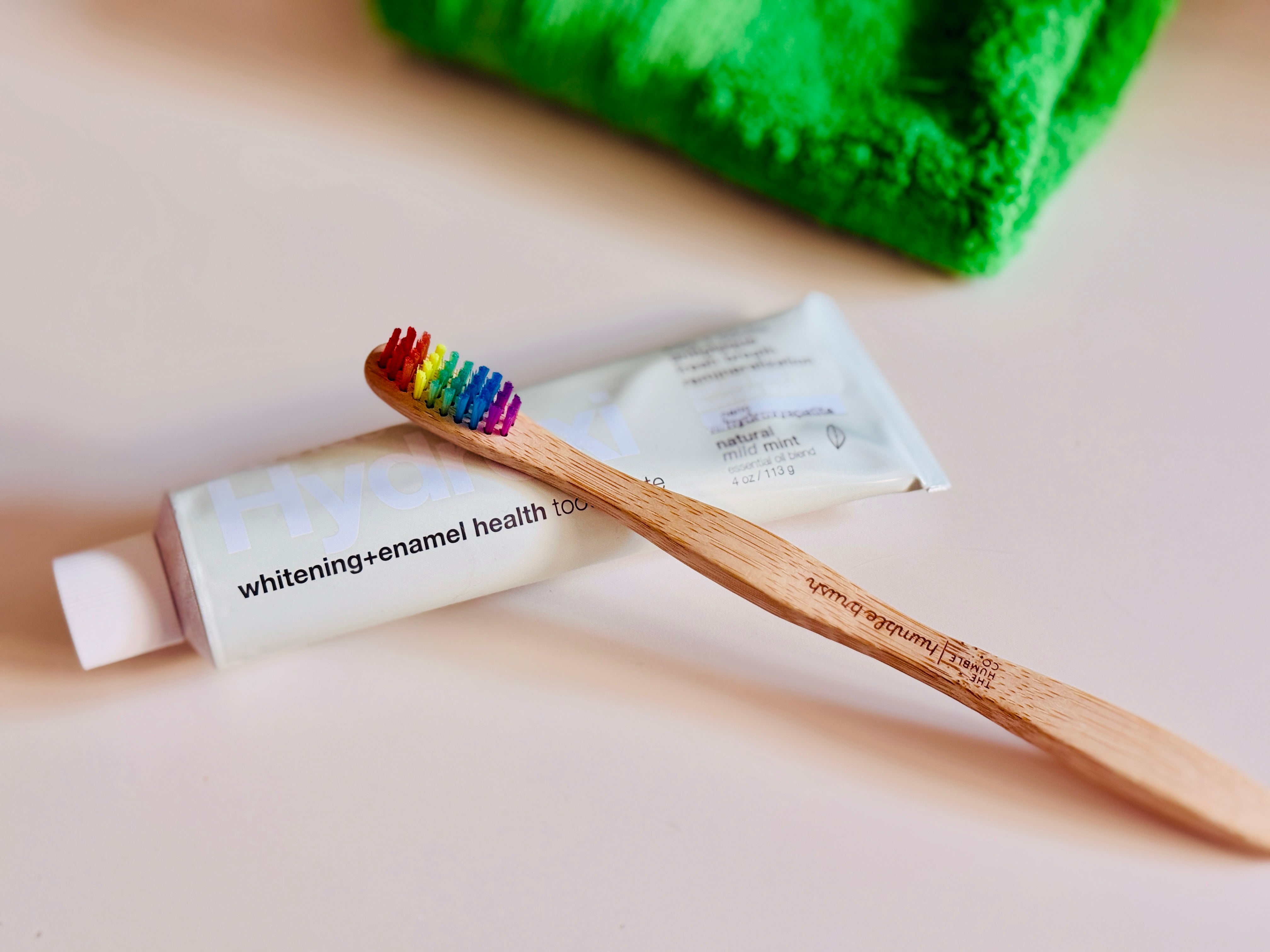 David’sのマイルドミント歯磨き粉 とThe Humble Co.の歯ブラシ