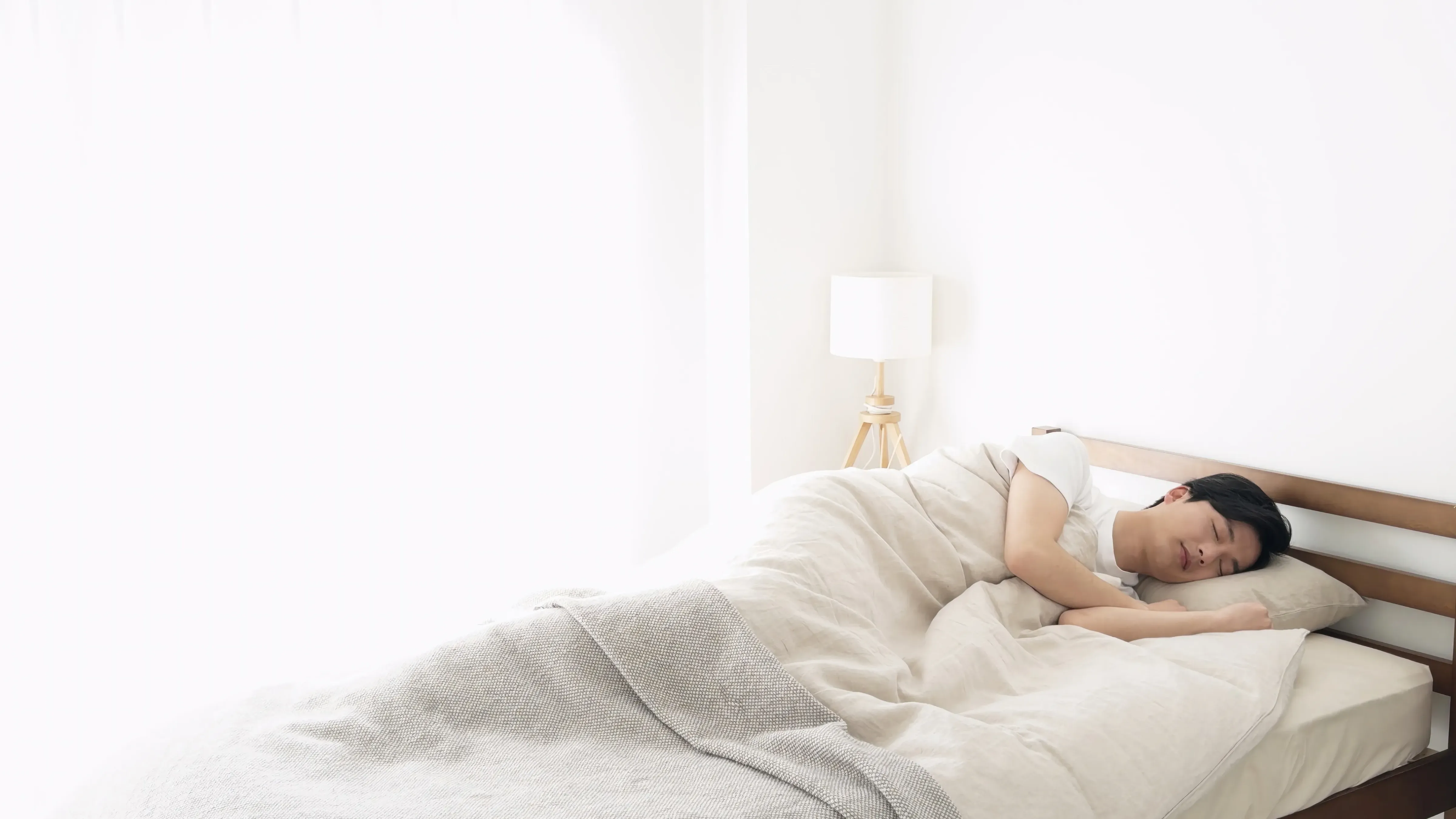 マットレスおすすめ／寝返りの軽さを確認