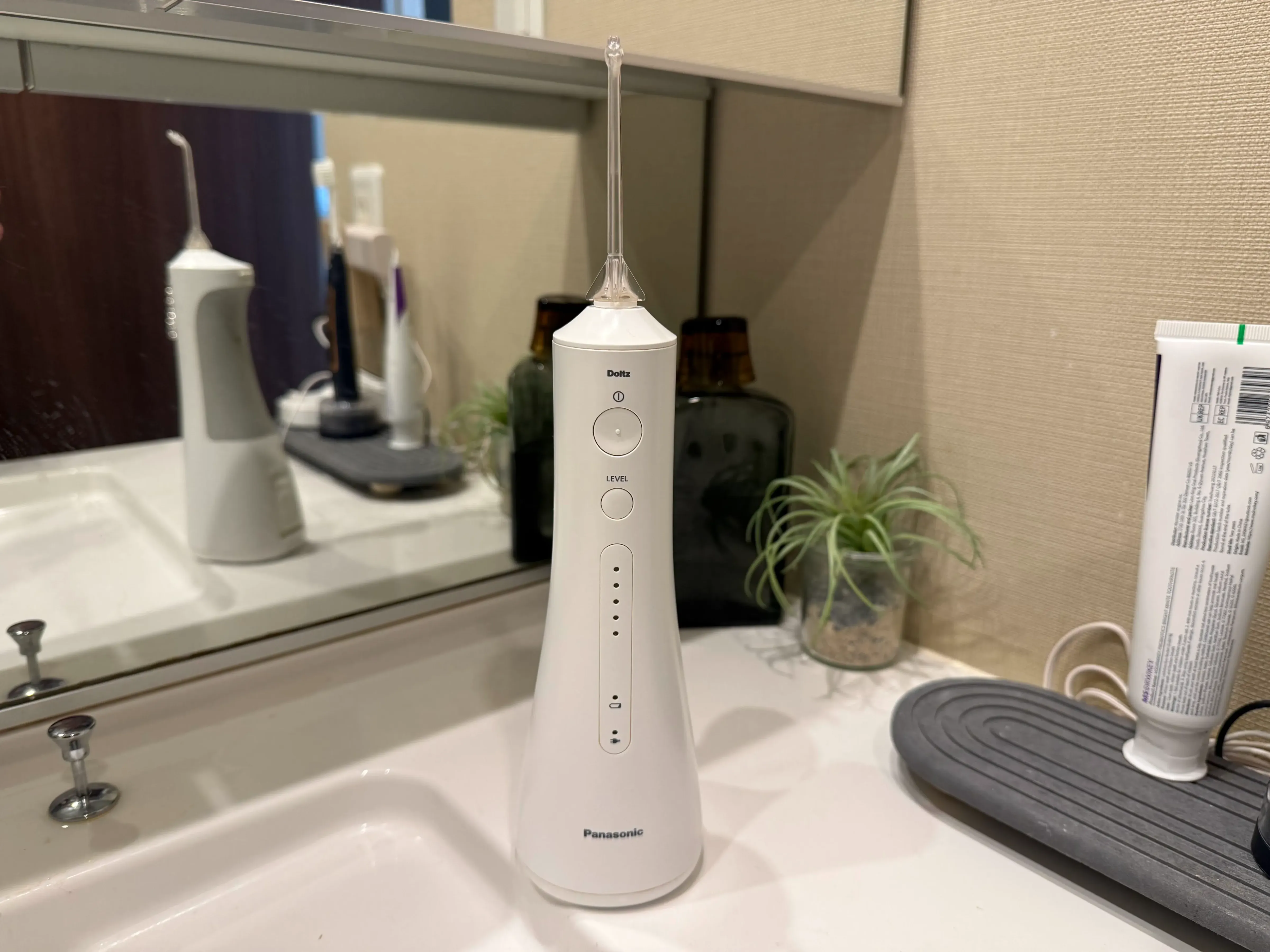 パナソニック 口腔洗浄器 ジェットウォッシャー ドルツ EW-DJ55-W