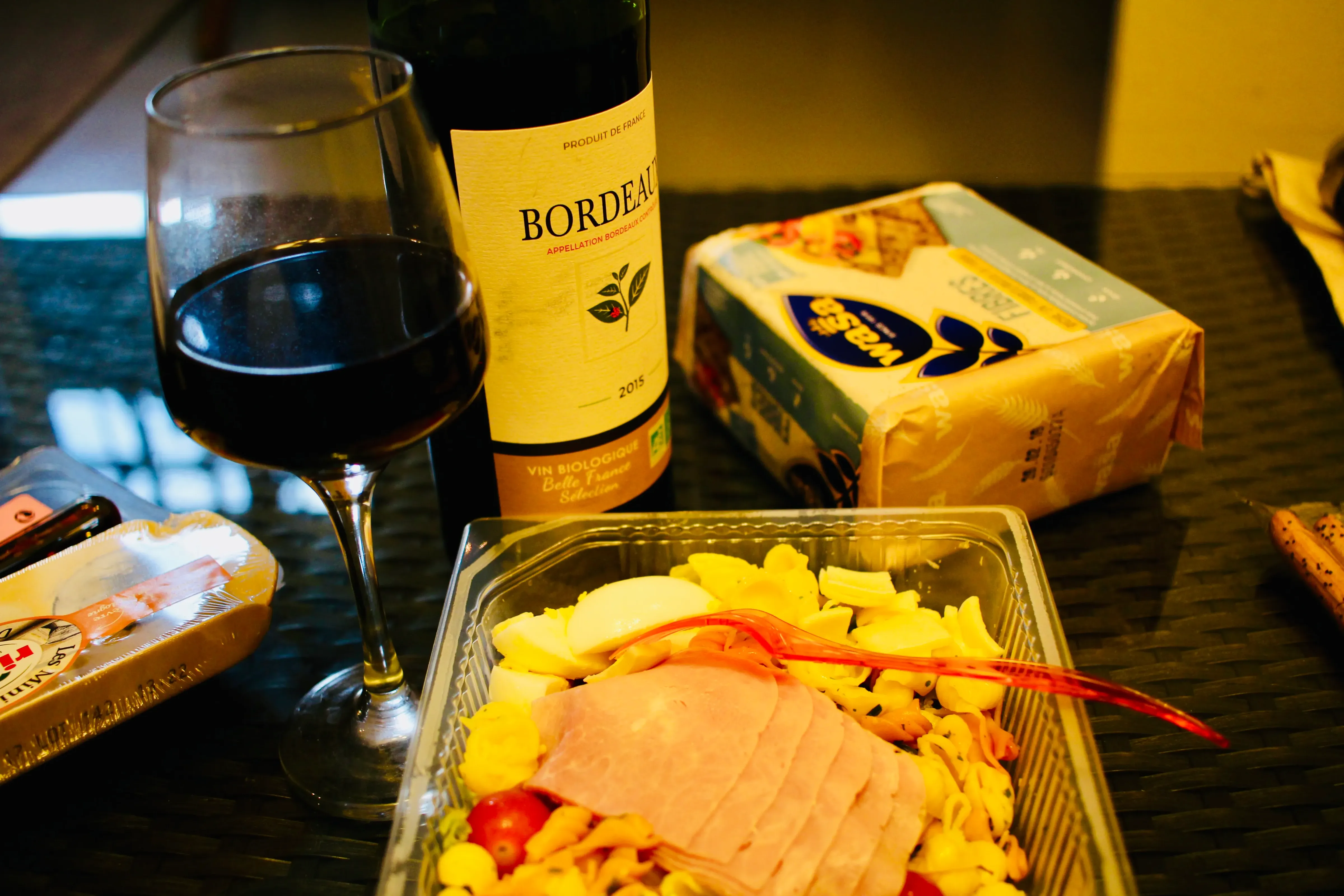 ホテルの部屋食